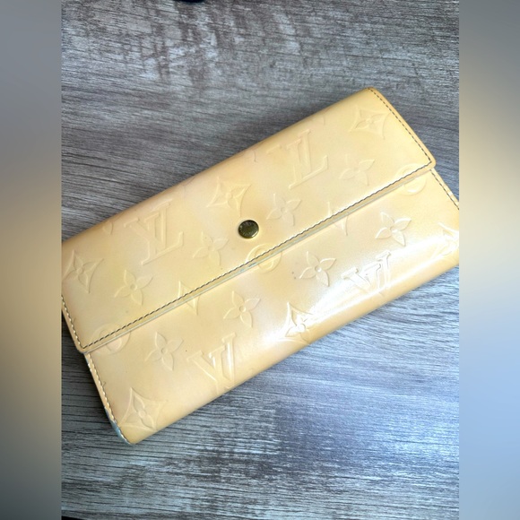 Louis Vuitton Monogram Vernis Porte Tresor International Wallet. - Picture 1 of 14